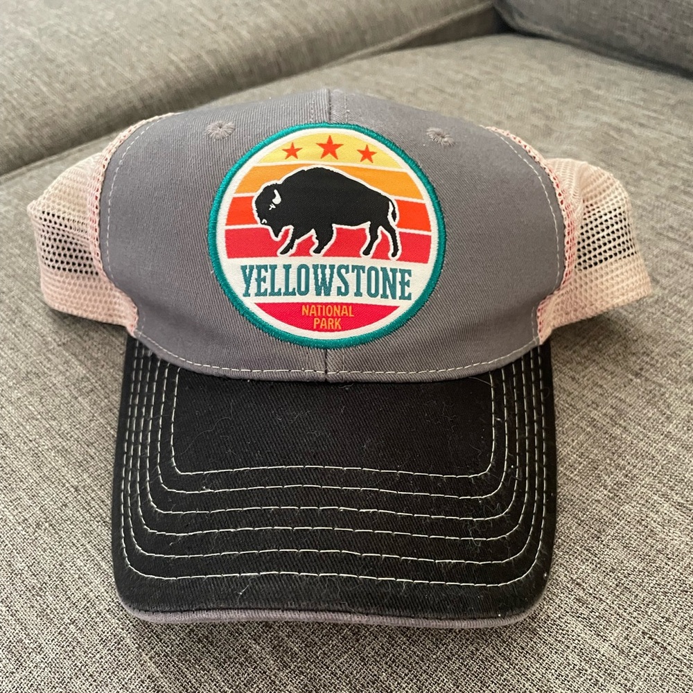 Vintage Yellowstone national park mesh snapback trucker cap Hat H3 Headwear